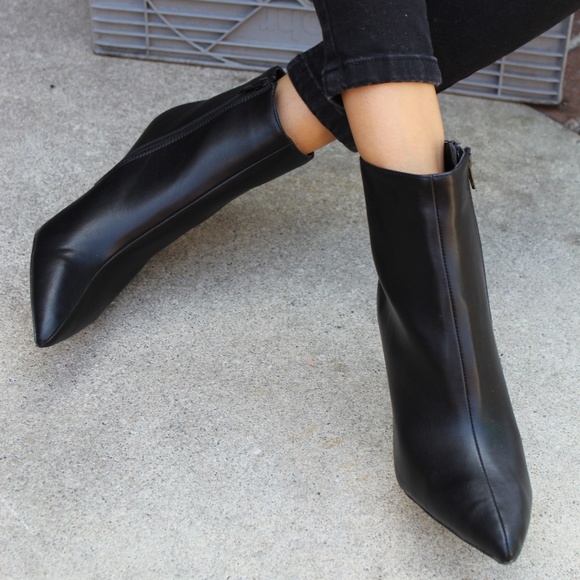 🚨LAST PAIR!//The Astrid// Black ankle bootie - Picture 7 of 7